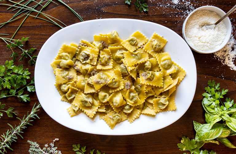 Ristorante tipico piemontese con specialità agnolotti | La Raviola Galante